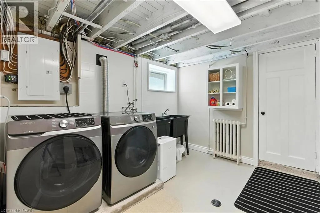 98 KENSINGTON Avenue S