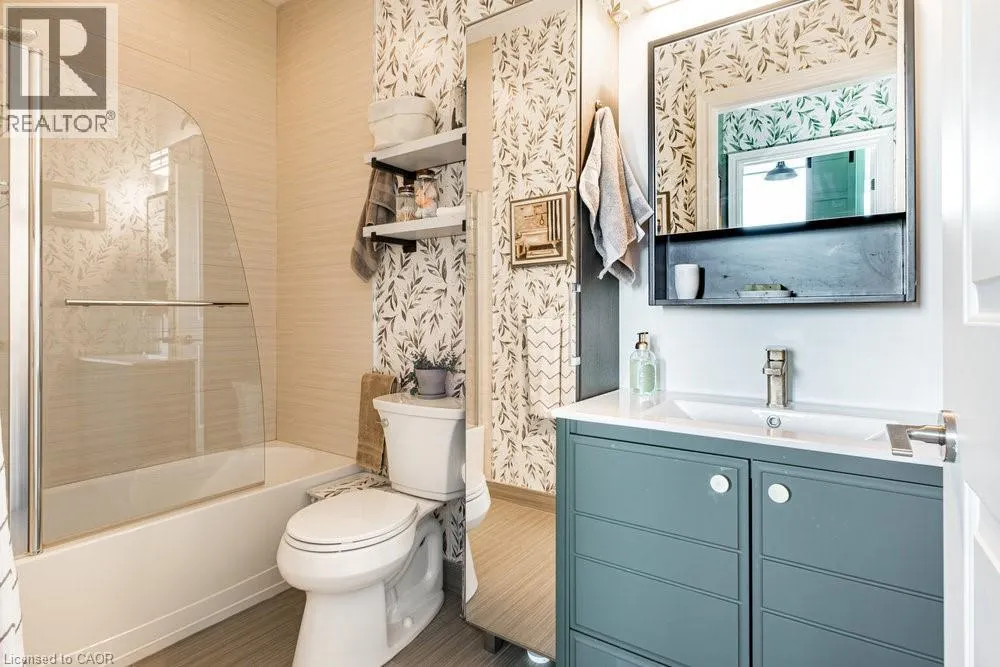 50 MURRAY Street W Unit# 201, #201