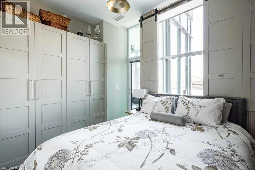 50 MURRAY Street W Unit# 201, #201