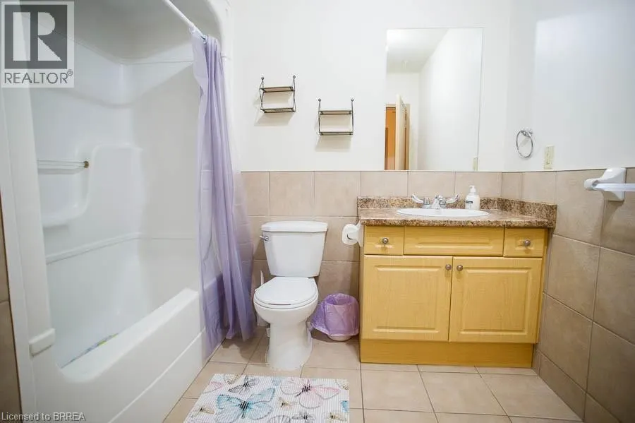 150 COLBORNE Street Unit# 208, #208