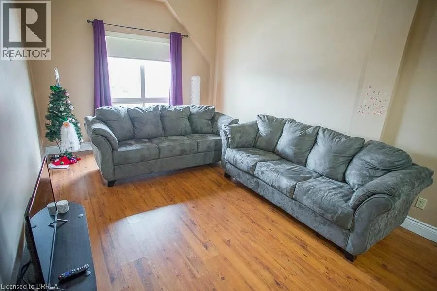 150 COLBORNE Street Unit# 208, #208