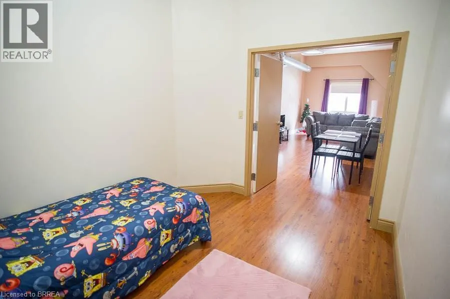 150 COLBORNE Street Unit# 208, #208