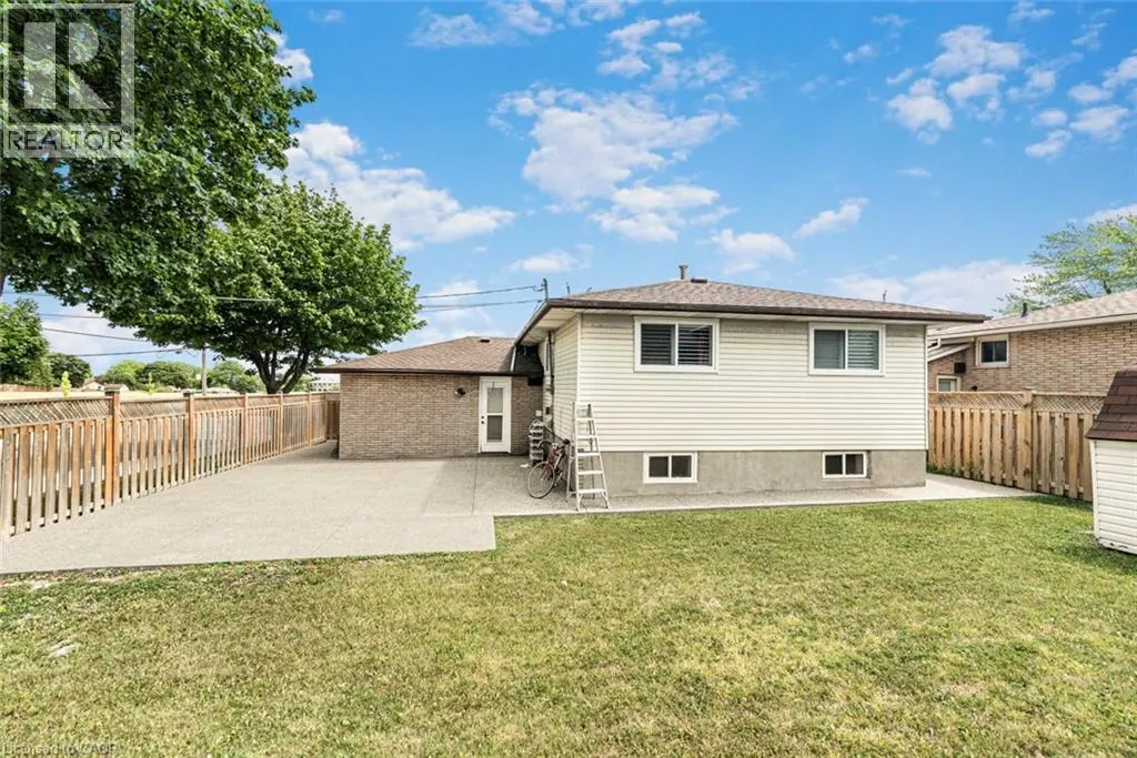 102 QUAKER Crescent