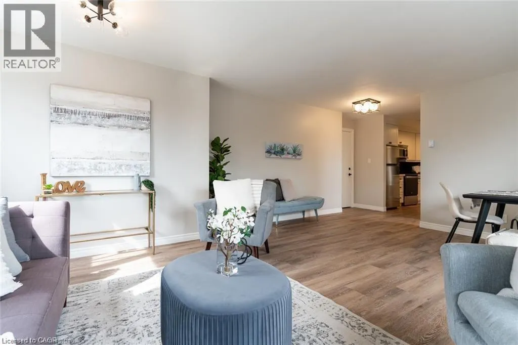 71 KING GEORGE Road Unit# 202, #202