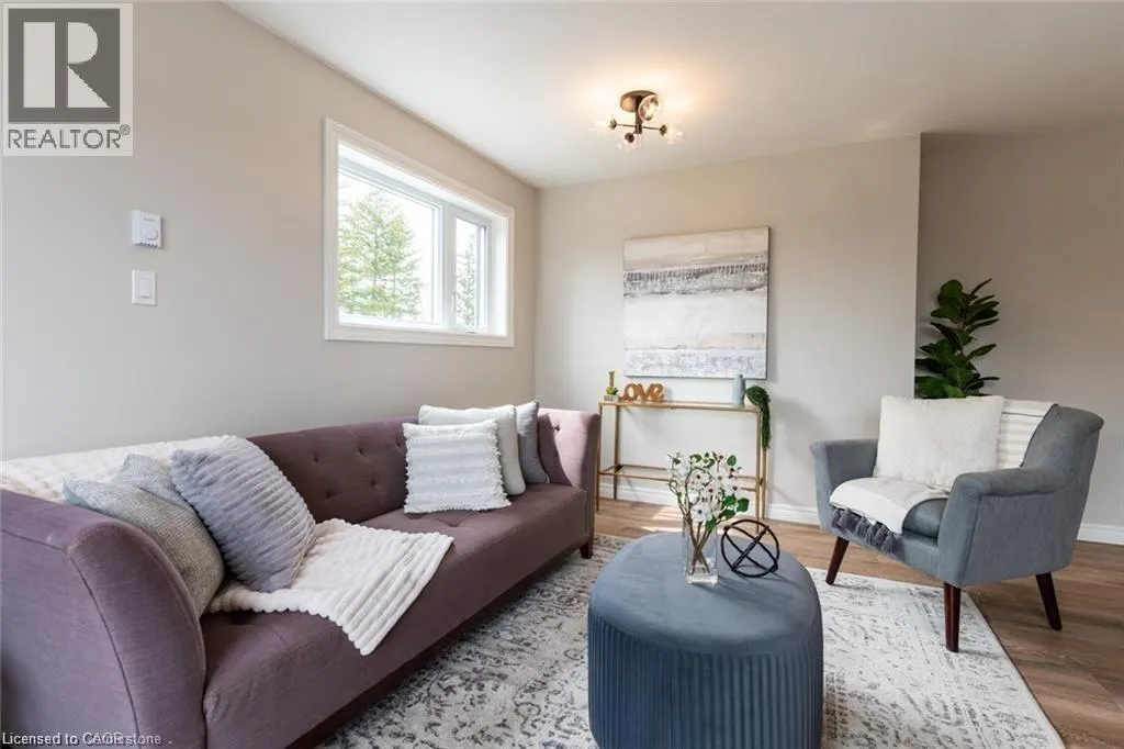 71 KING GEORGE Road Unit# 202, #202
