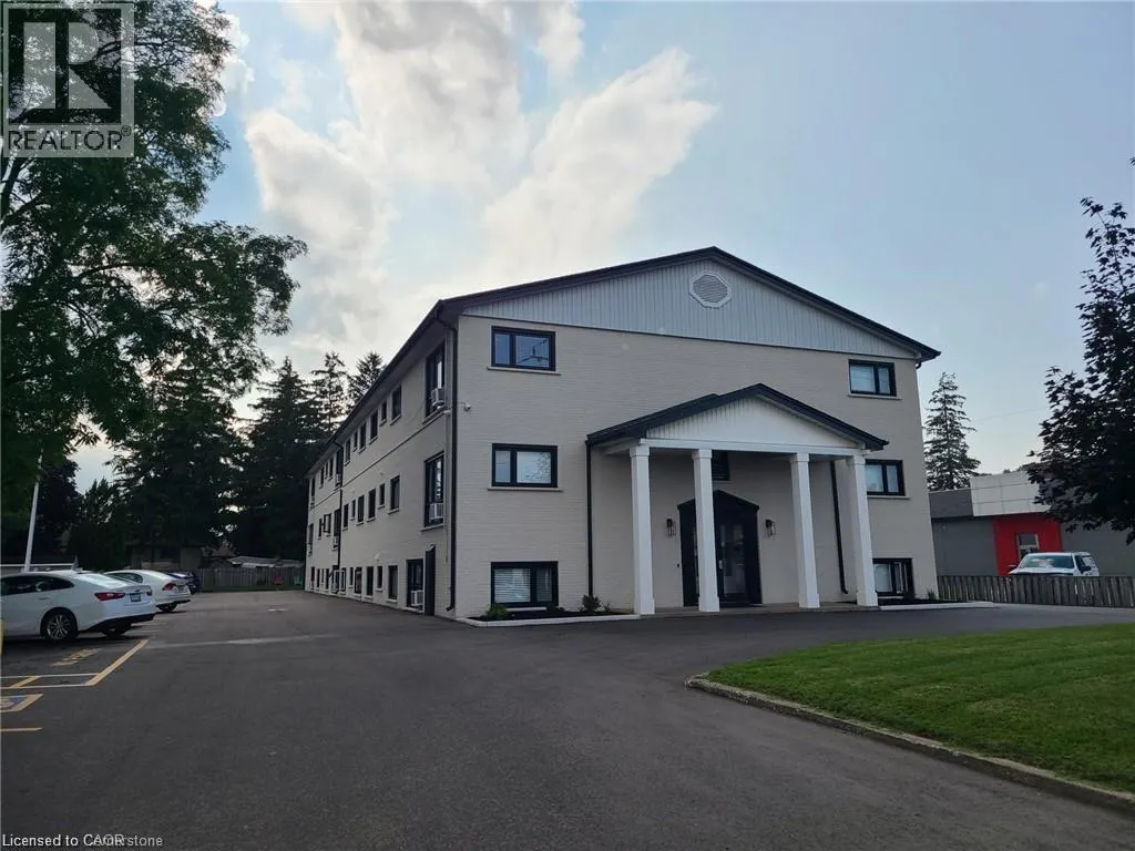 71 KING GEORGE Road Unit# 202, #202