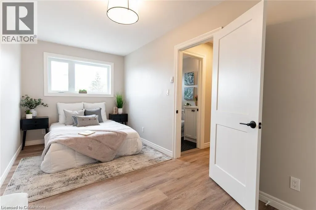 71 KING GEORGE Road Unit# 202, #202