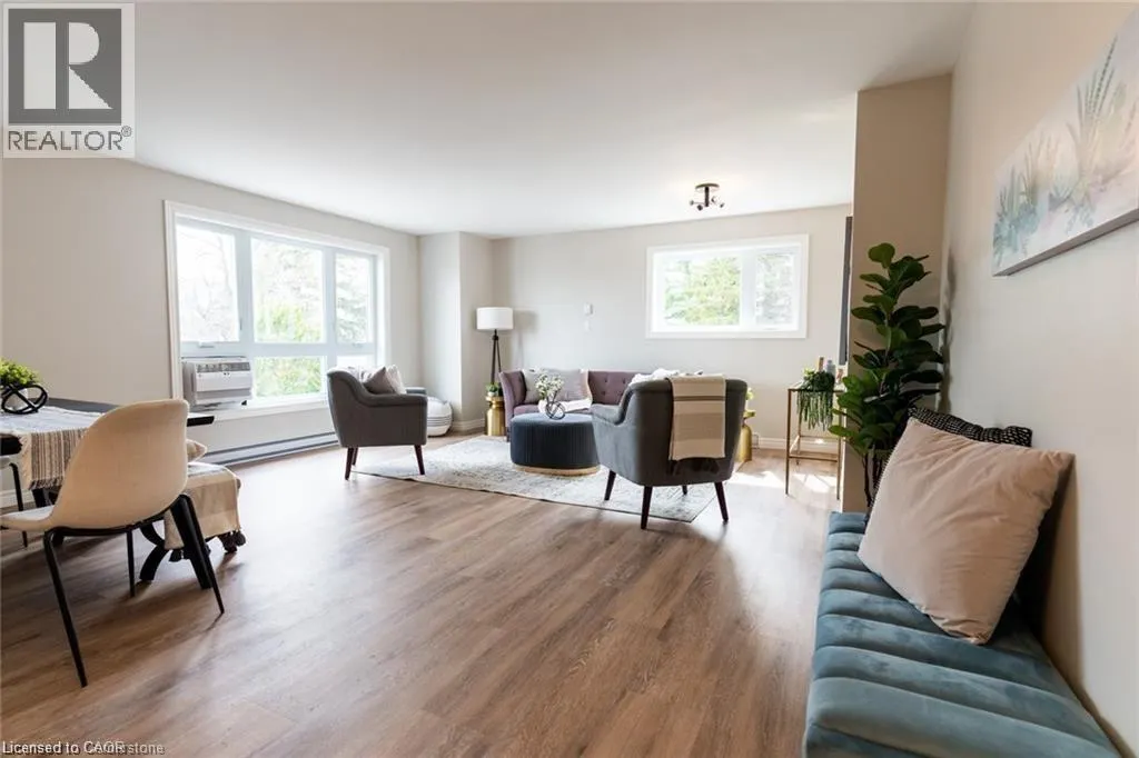 71 KING GEORGE Road Unit# 202, #202