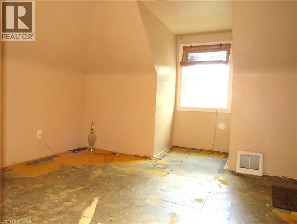 120 SANFORD Avenue S