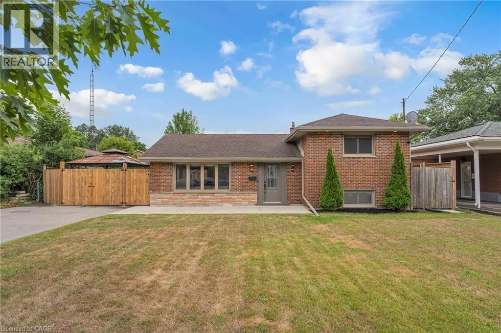 35 HICKERY Place