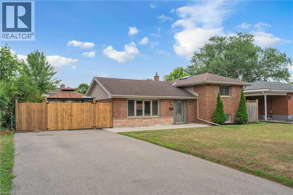 35 HICKERY Place