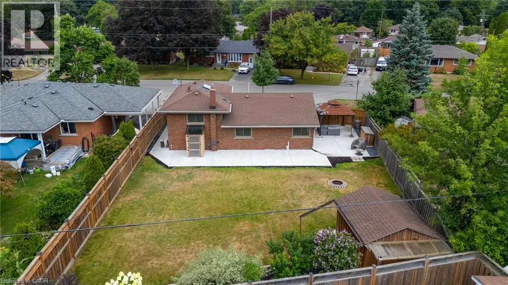 35 HICKERY Place