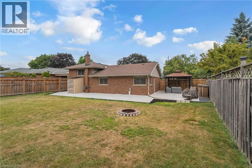 35 HICKERY Place