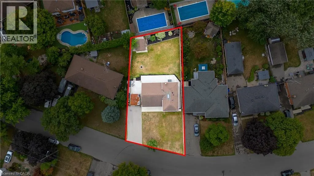 35 HICKERY Place