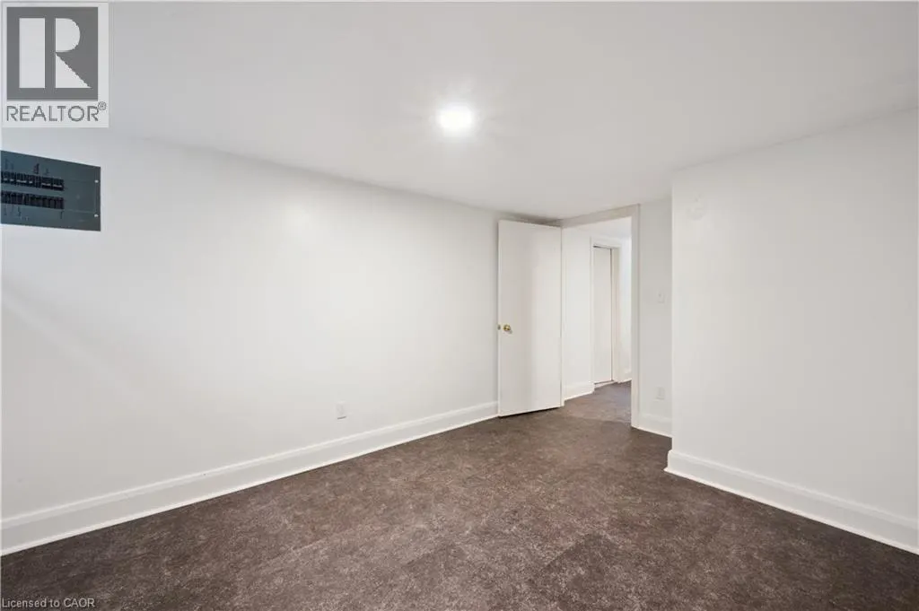 103 DUNBAR Road S