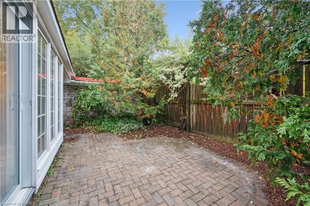 103 DUNBAR Road S