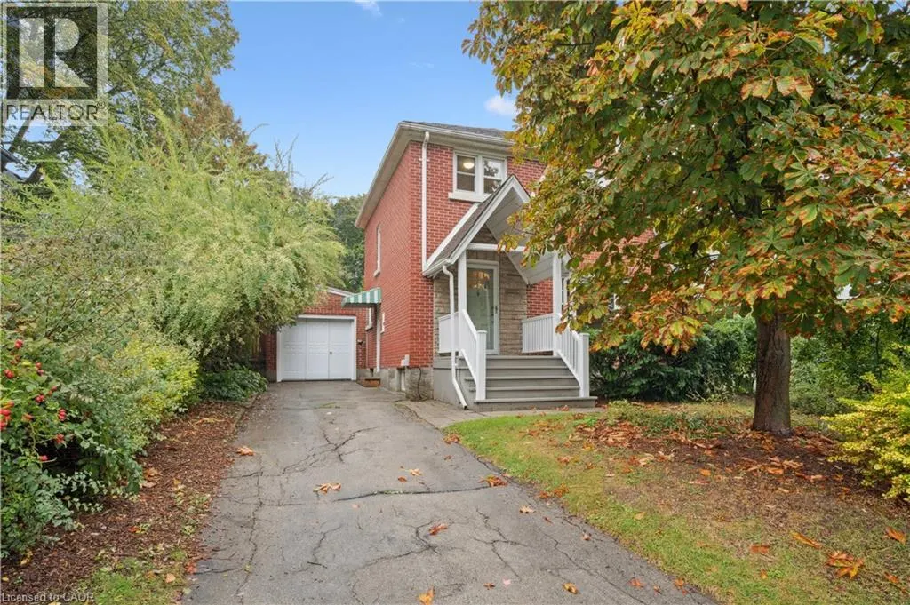 103 DUNBAR Road S