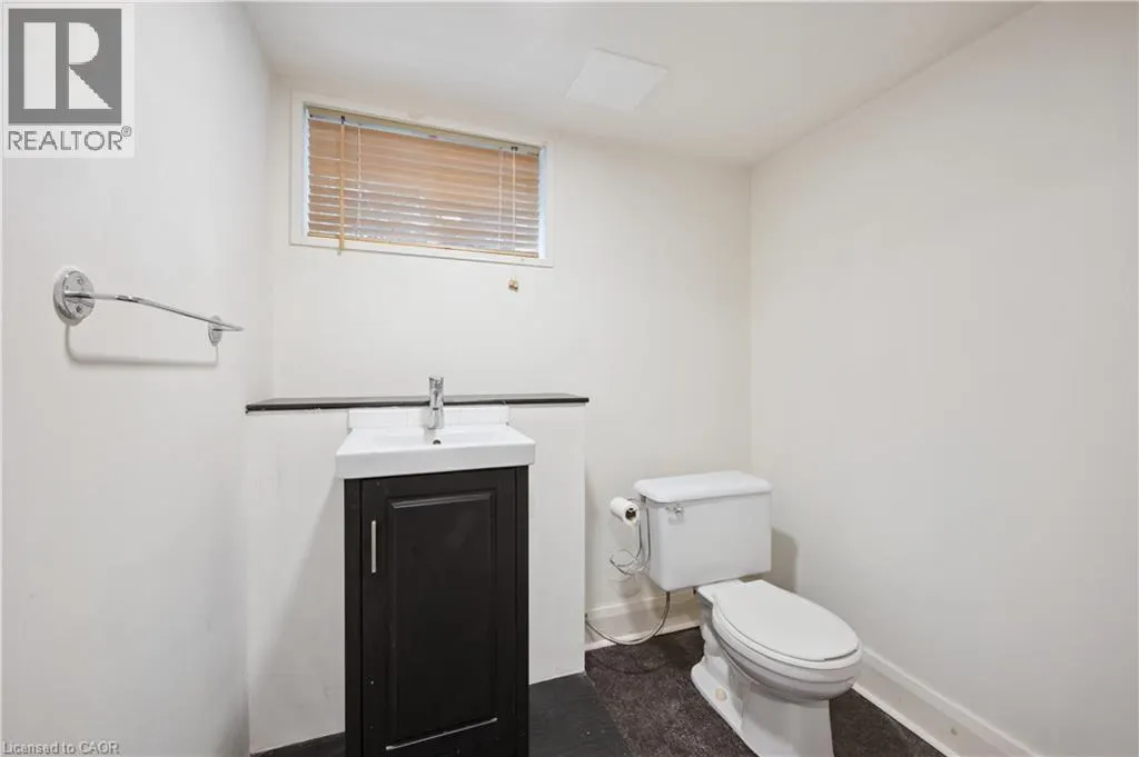 103 DUNBAR Road S