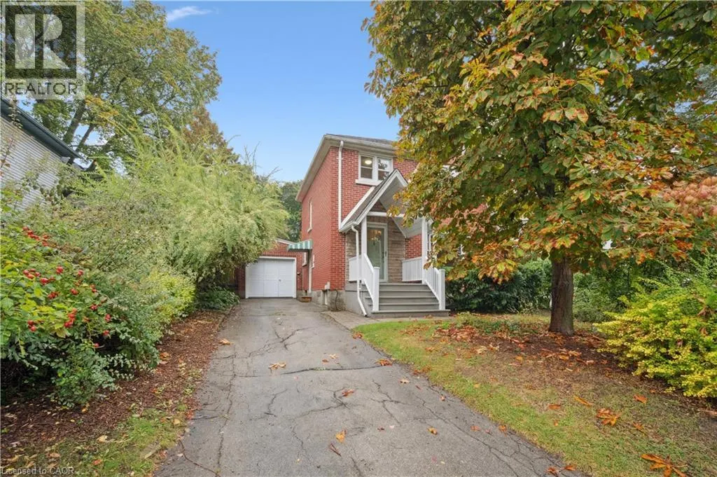 103 DUNBAR Road S