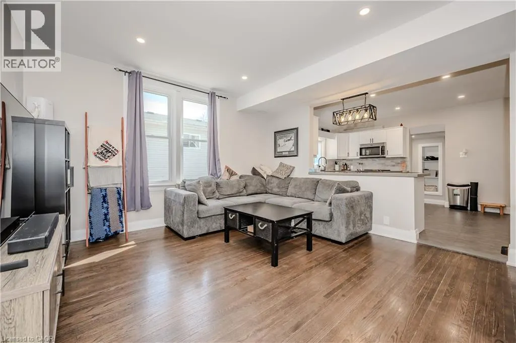 126 POPLAR Avenue