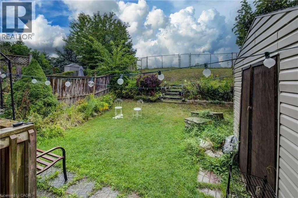 82 TIMBERLANE Crescent