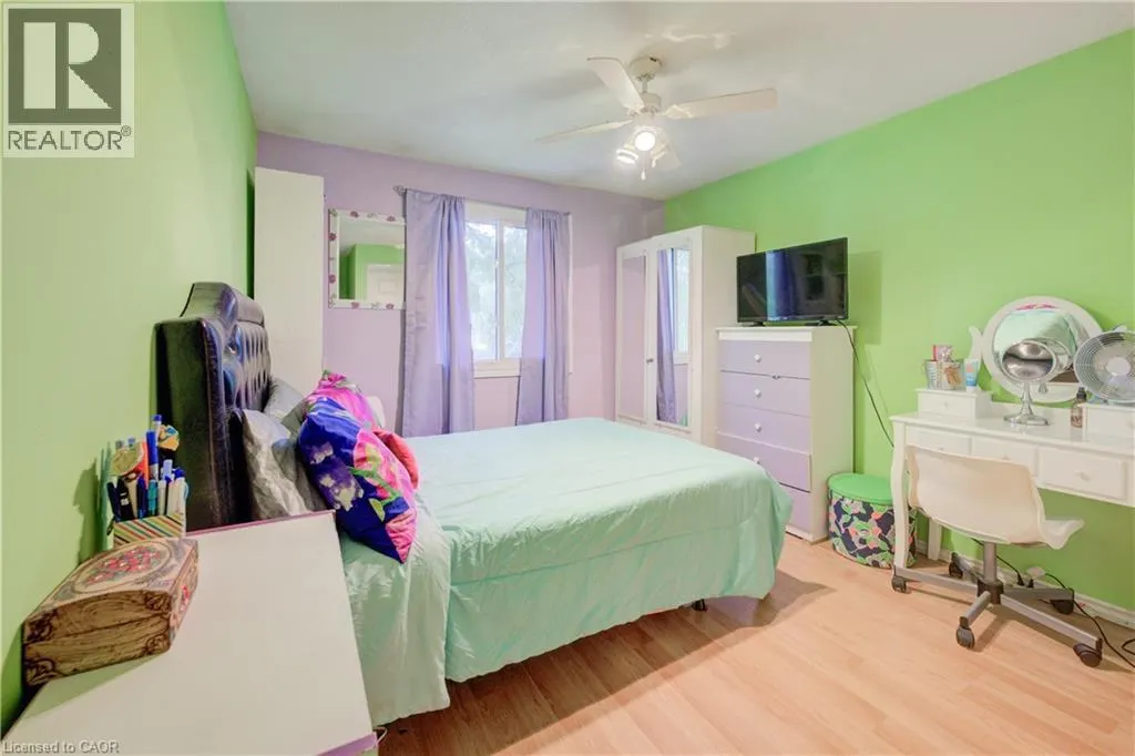 82 TIMBERLANE Crescent