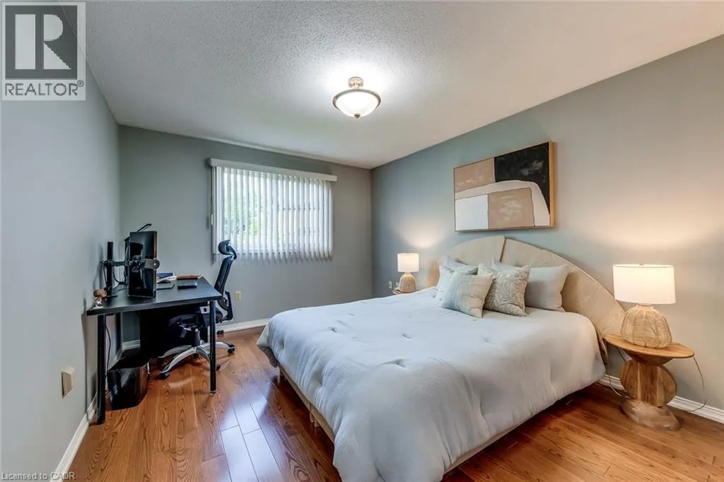 2309 MALCOLM Crescent