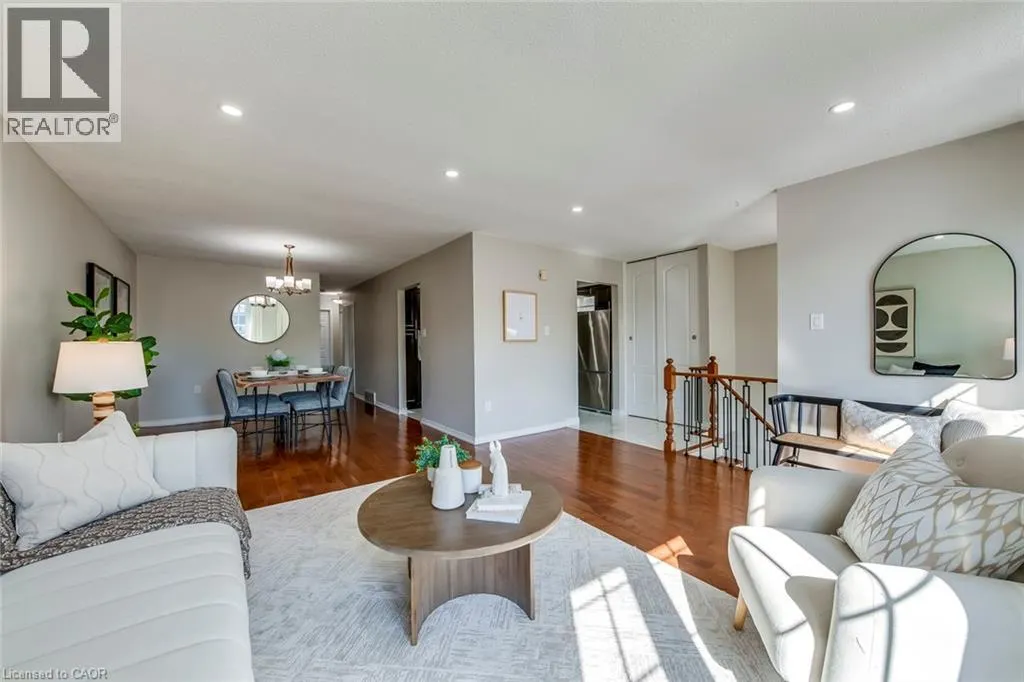 2309 MALCOLM Crescent