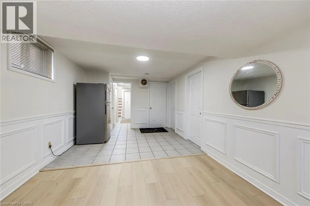 2309 MALCOLM Crescent