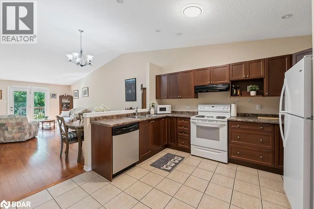 510 QUEENSWAY W Unit# 18, #18