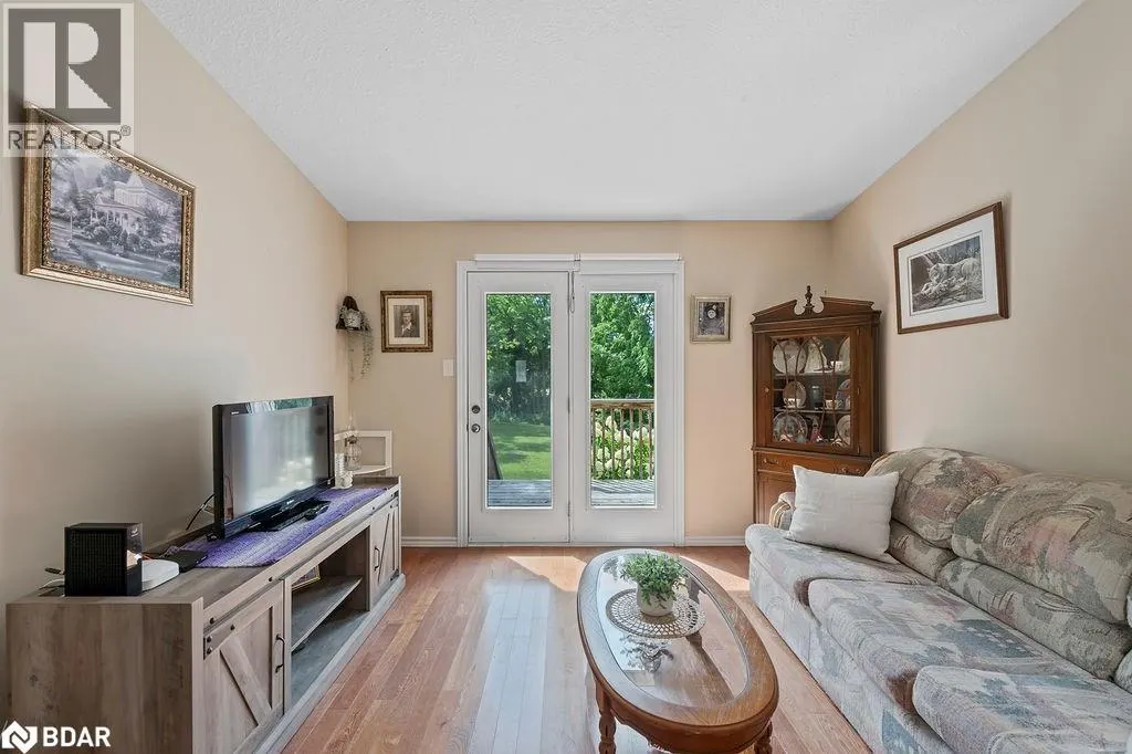 510 QUEENSWAY W Unit# 18, #18