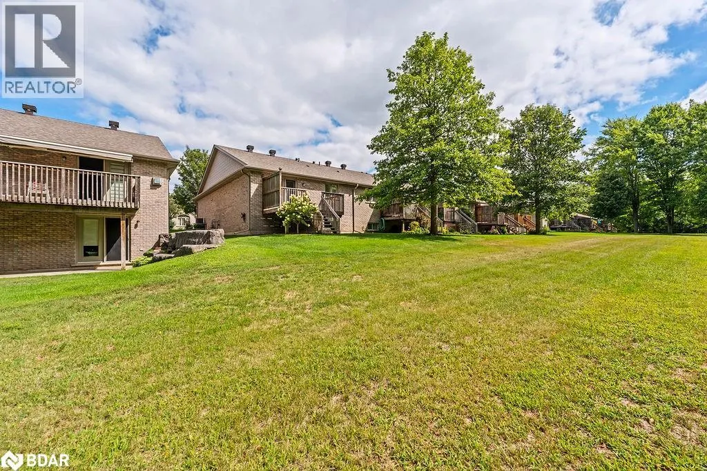 510 QUEENSWAY W Unit# 18, #18