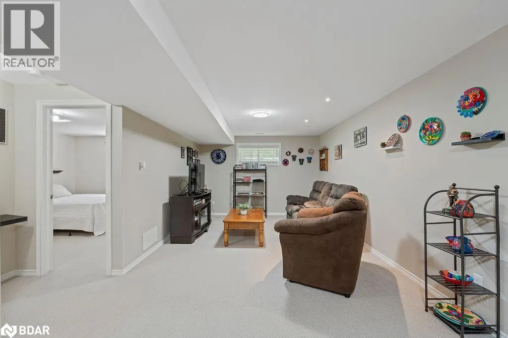 510 QUEENSWAY W Unit# 18, #18