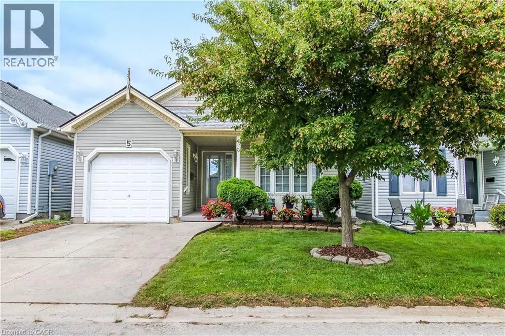 5 WALSINGHAM Drive