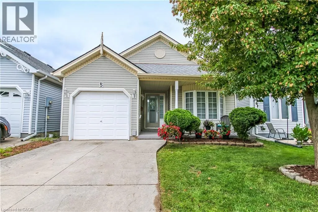 5 WALSINGHAM Drive