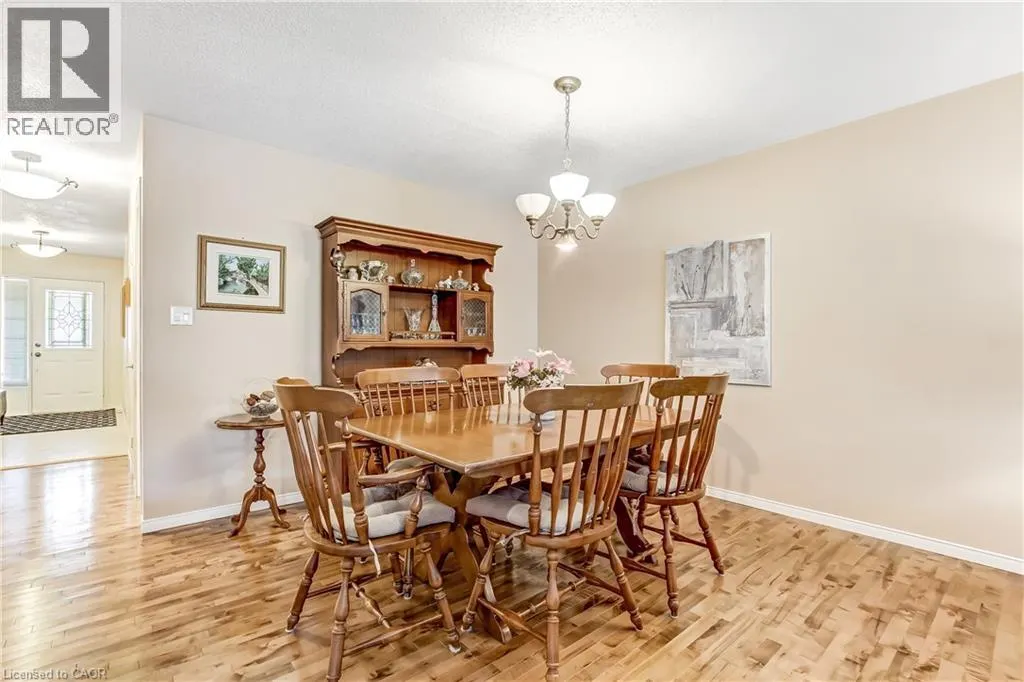 5 WALSINGHAM Drive