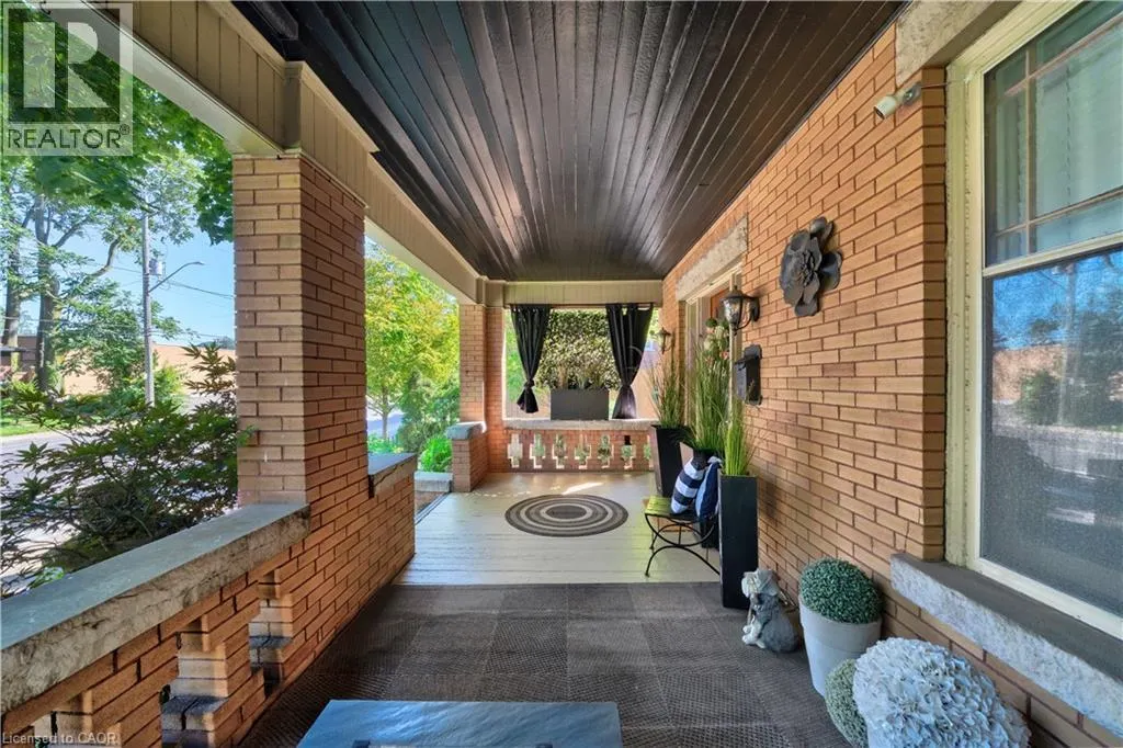 98 SHERMAN Avenue S