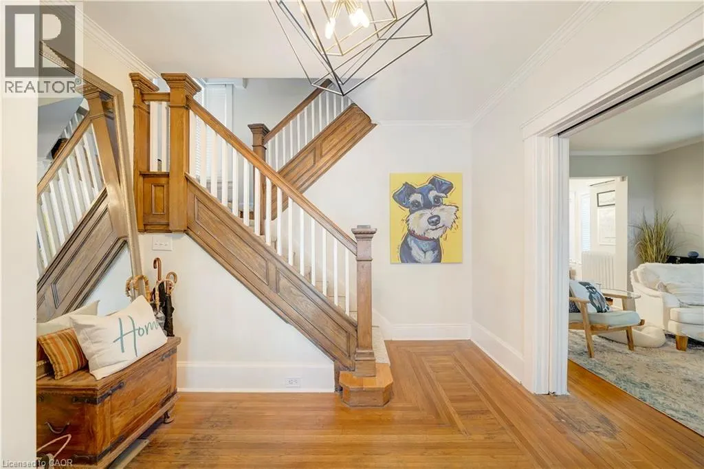 98 SHERMAN Avenue S