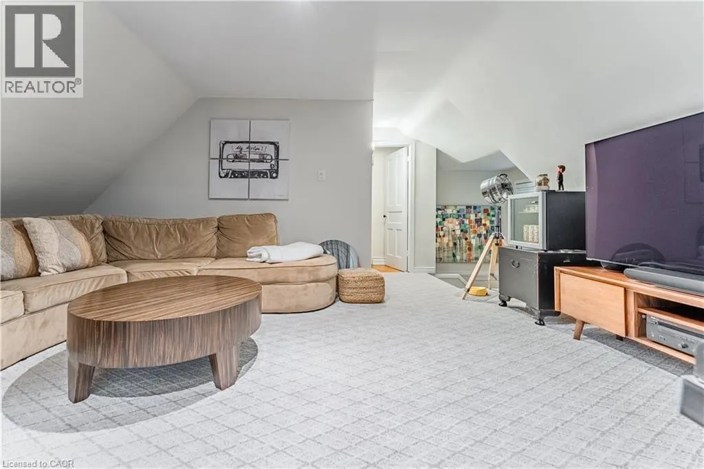 98 SHERMAN Avenue S