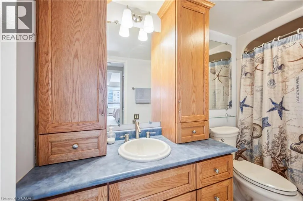 10 ELLEN Street E Unit# 808, #808