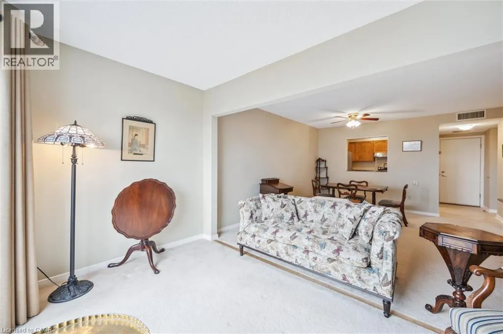 10 ELLEN Street E Unit# 808, #808
