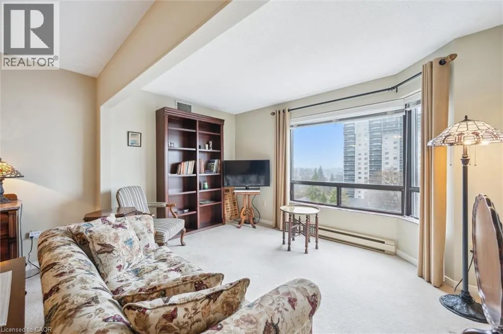10 ELLEN Street E Unit# 808, #808