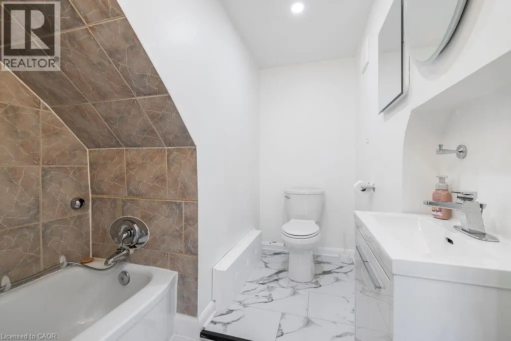 2015 LEIGHLAND Road Unit# 3, #3