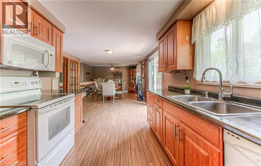 82 ROSENEATH Crescent