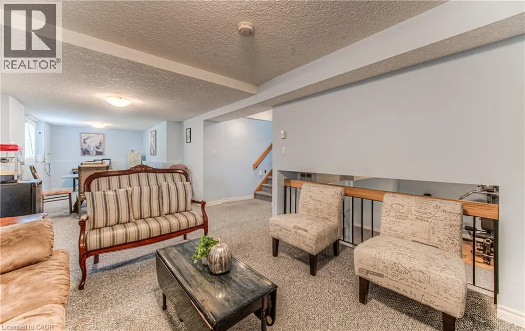 82 ROSENEATH Crescent