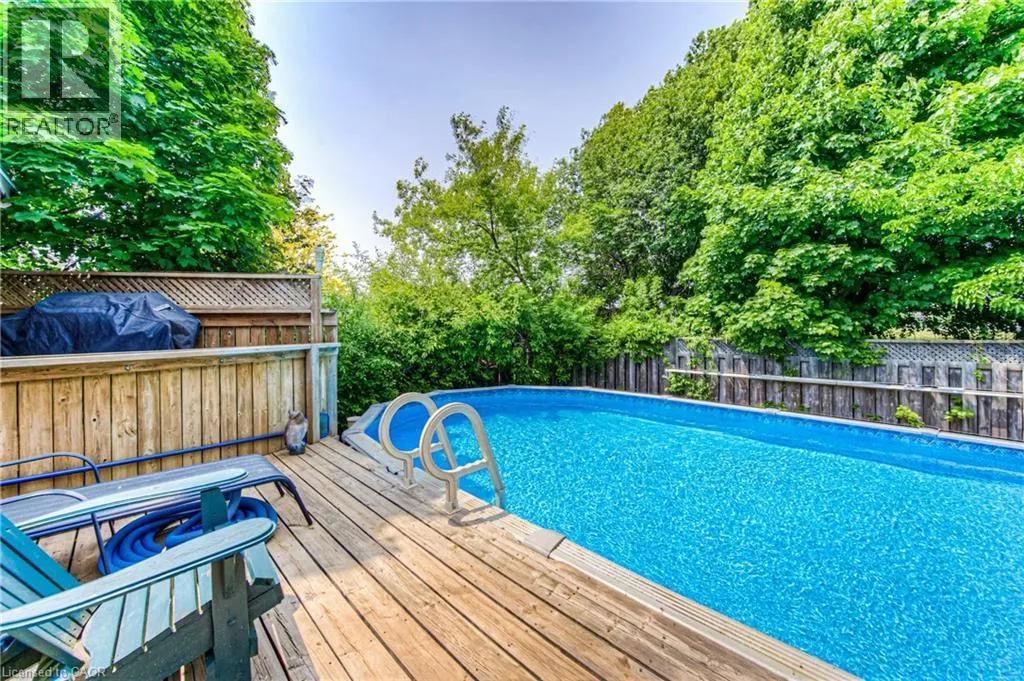 82 ROSENEATH Crescent