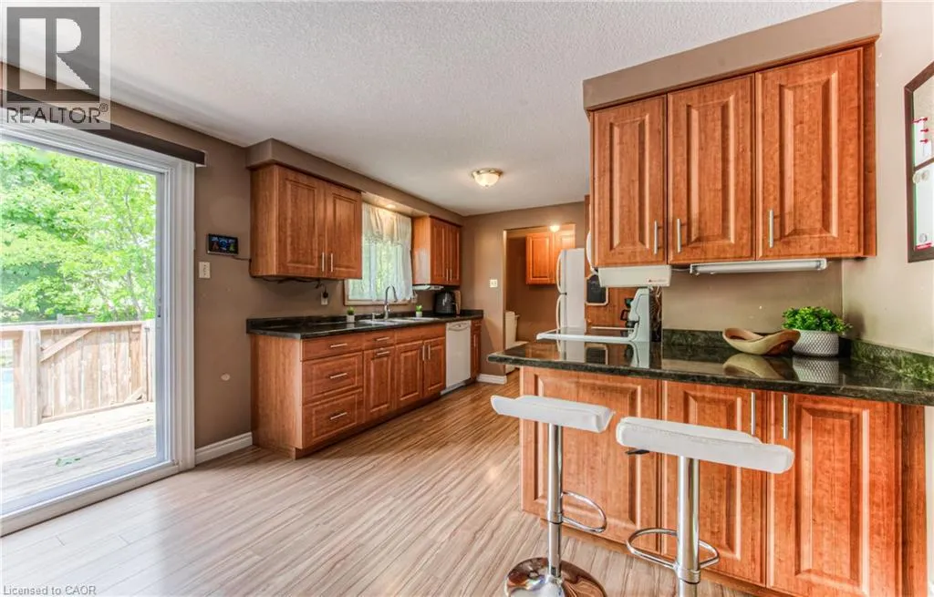 82 ROSENEATH Crescent