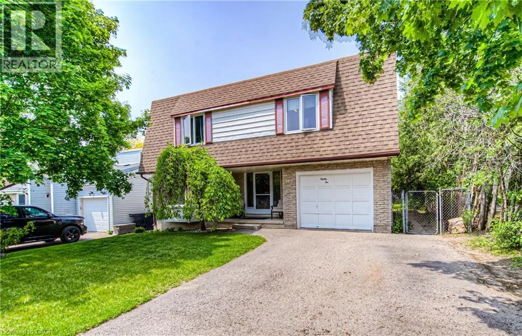 82 ROSENEATH Crescent