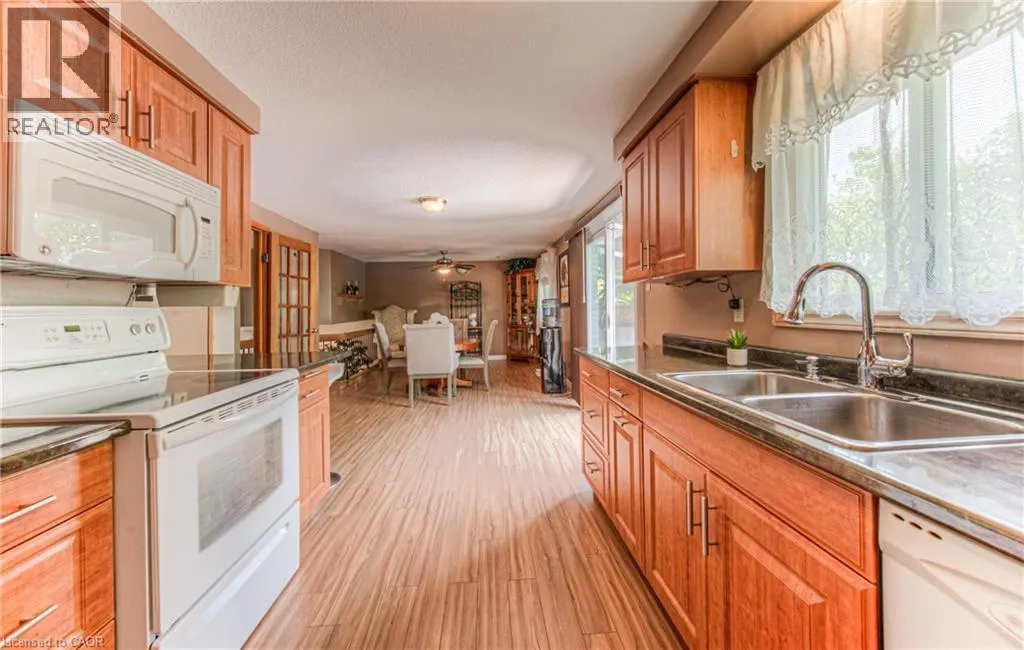 82 ROSENEATH Crescent