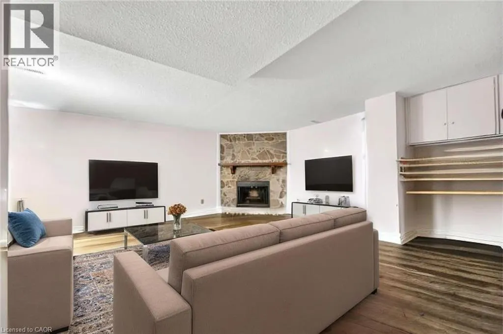 121 UNIVERSITY Avenue E Unit# 101, #101